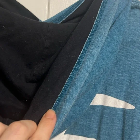 Hollister cotton pullover long sleeve with front pockets 👕 size M - Picture 4 of 7